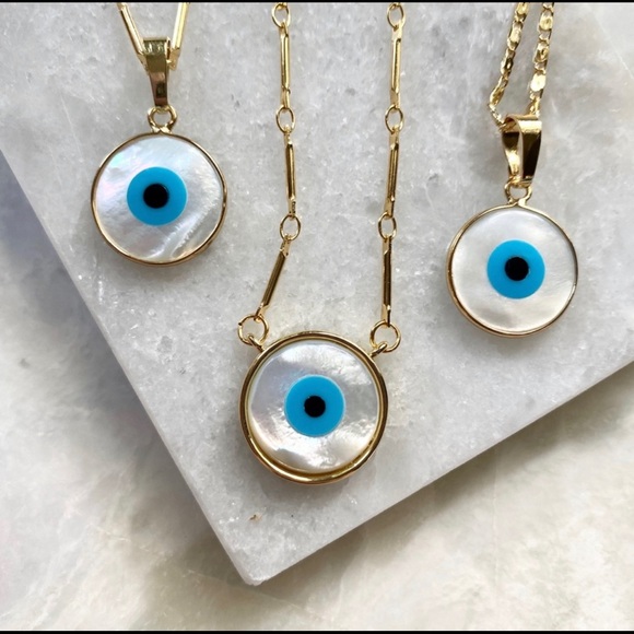 Evil Eye Shell Pendant Necklace - Picture 5 of 11